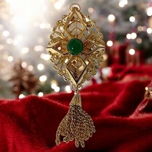 Vintage Sarah Coventry Peking Brooch Pin 1972 Gold Tone Filigree Faux Jade Stone